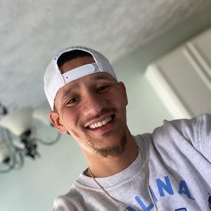 Meet your Posher, Derrick